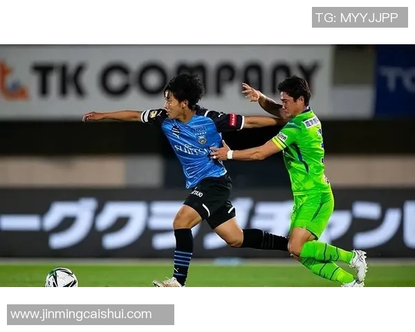 东京队与广岛三箭的对决分析及战术解析